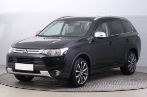Mitsubishi Outlander - 2015