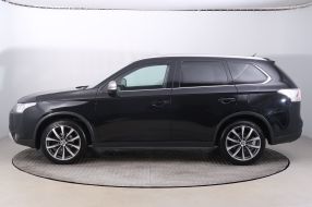 Mitsubishi Outlander - 2015