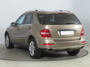 Mercedes-Benz ML - 2010