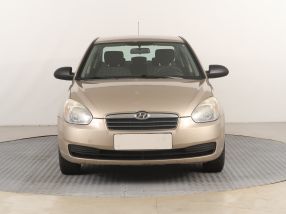 Hyundai Accent - 2010