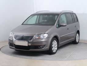 Volkswagen Touran - 2010