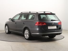 Volkswagen Passat - 2011