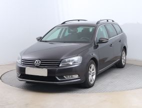 Volkswagen Passat - 2011