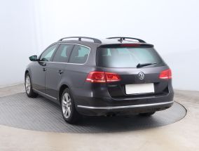 Volkswagen Passat - 2011