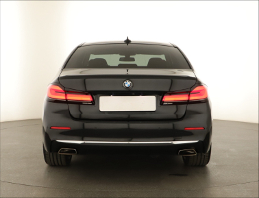 BMW 5 - 2023