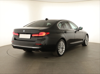 BMW 5 - 2023