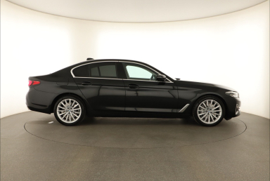 BMW 5 - 2023