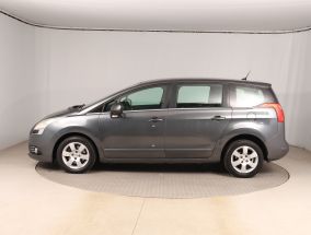 Peugeot 5008 - 2011