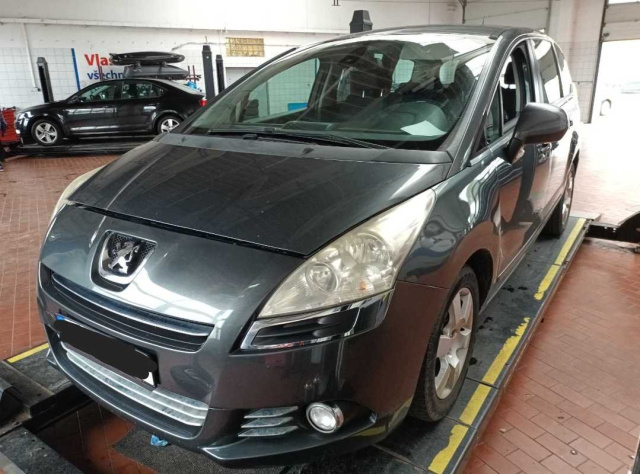 Peugeot 5008 2011