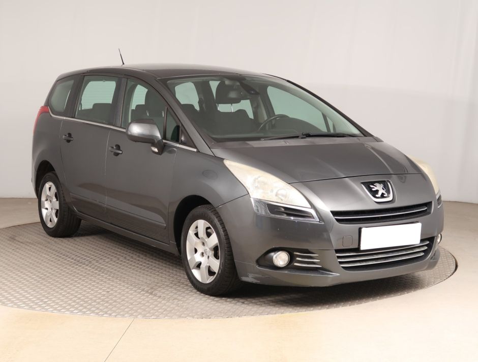 Peugeot 5008 - 2011