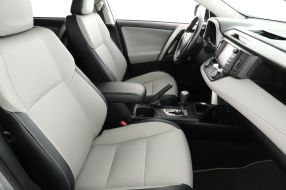Toyota RAV 4 - 2016