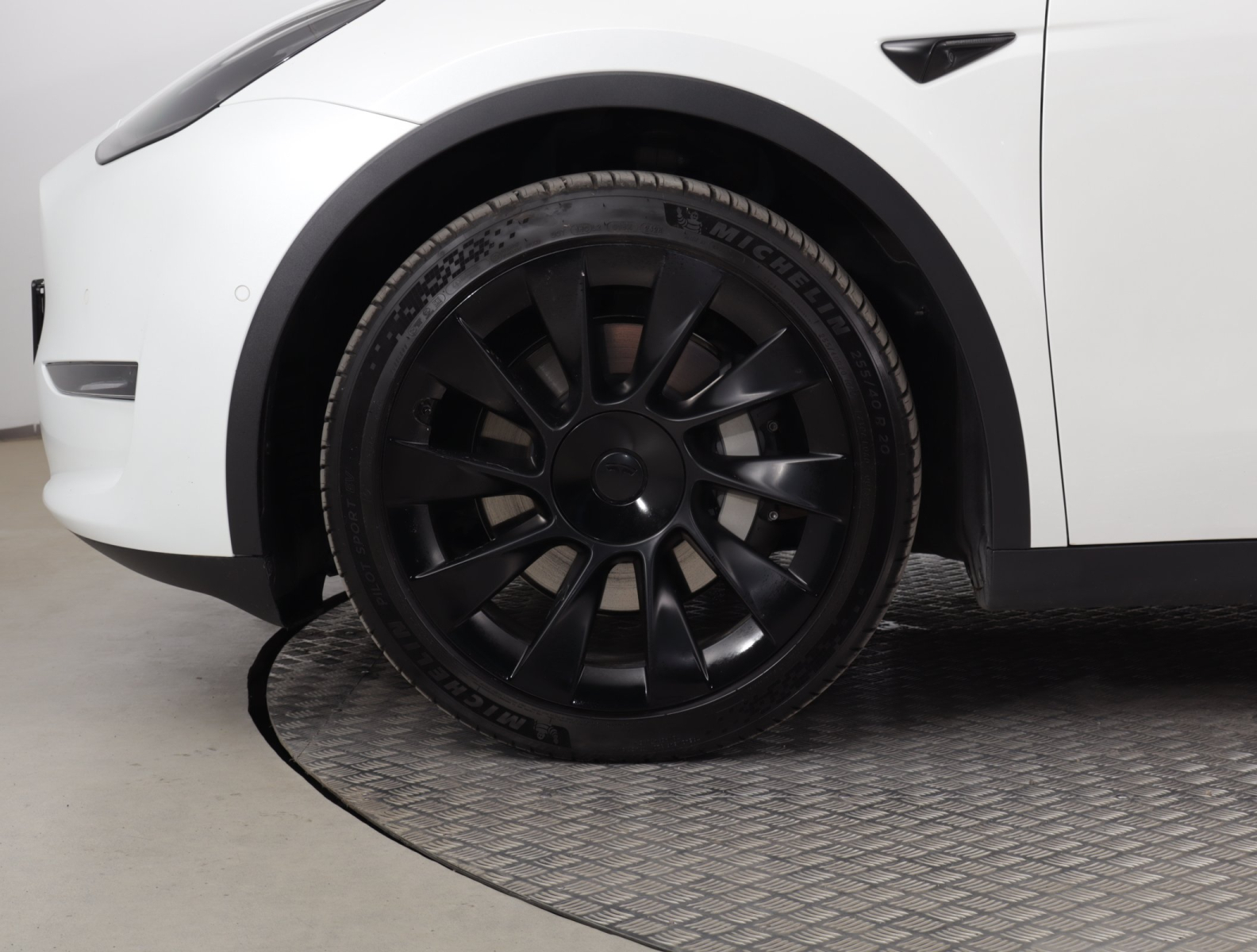 Tesla Model Y - 2021