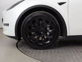 Tesla Model Y - 2021