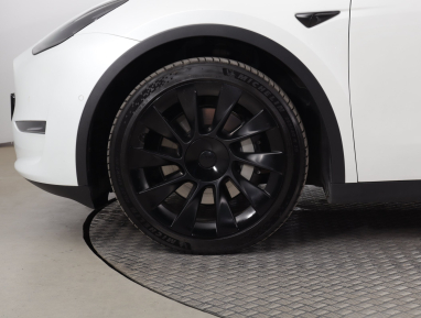 Tesla Model Y - 2021