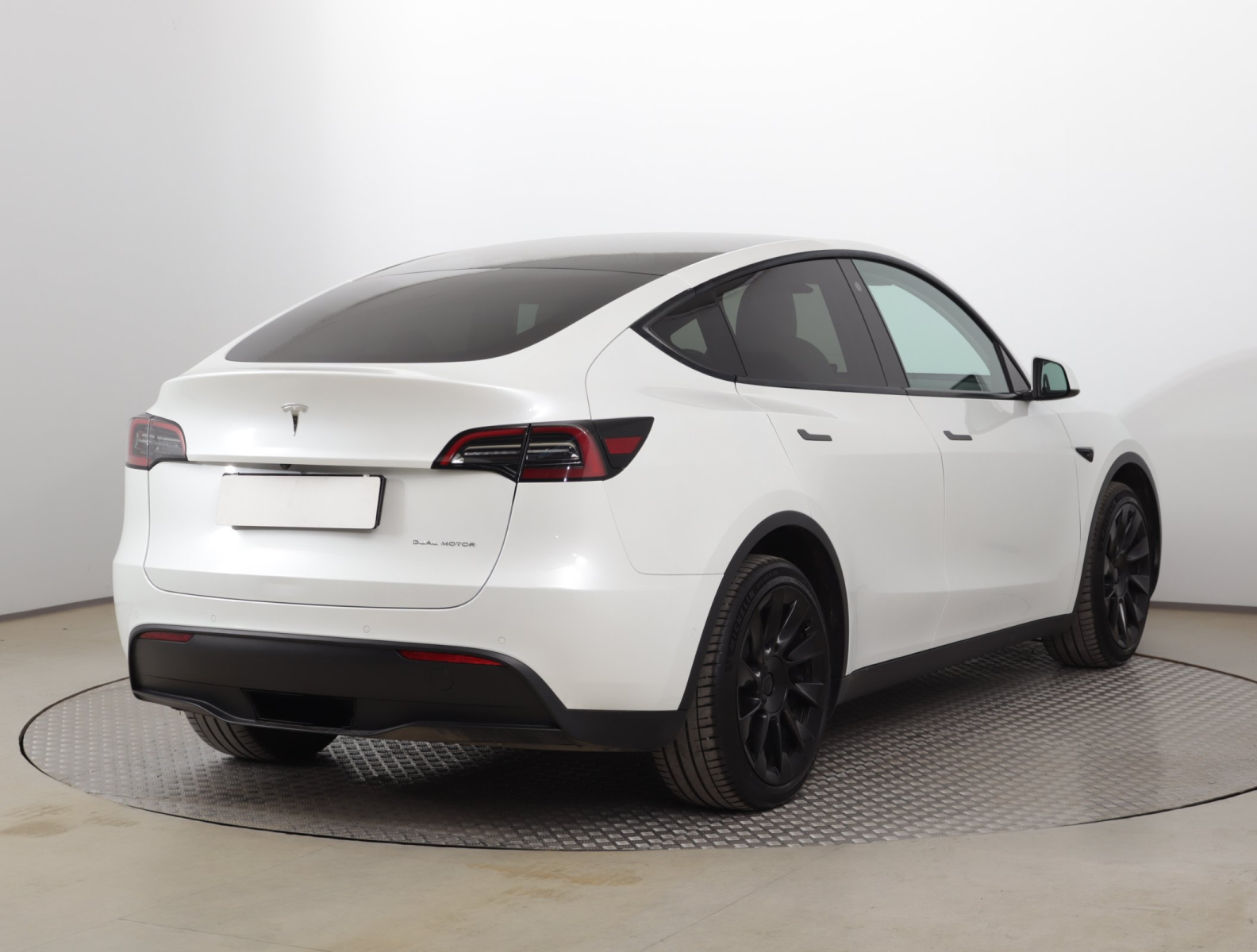 Tesla Model Y - 2021