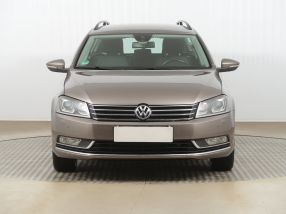 Volkswagen Passat - 2011