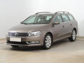 Volkswagen Passat - 2011