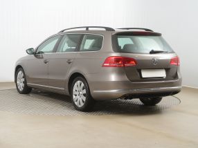 Volkswagen Passat - 2011