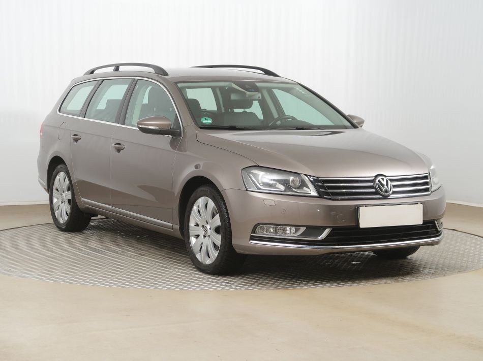 Volkswagen Passat - 2011
