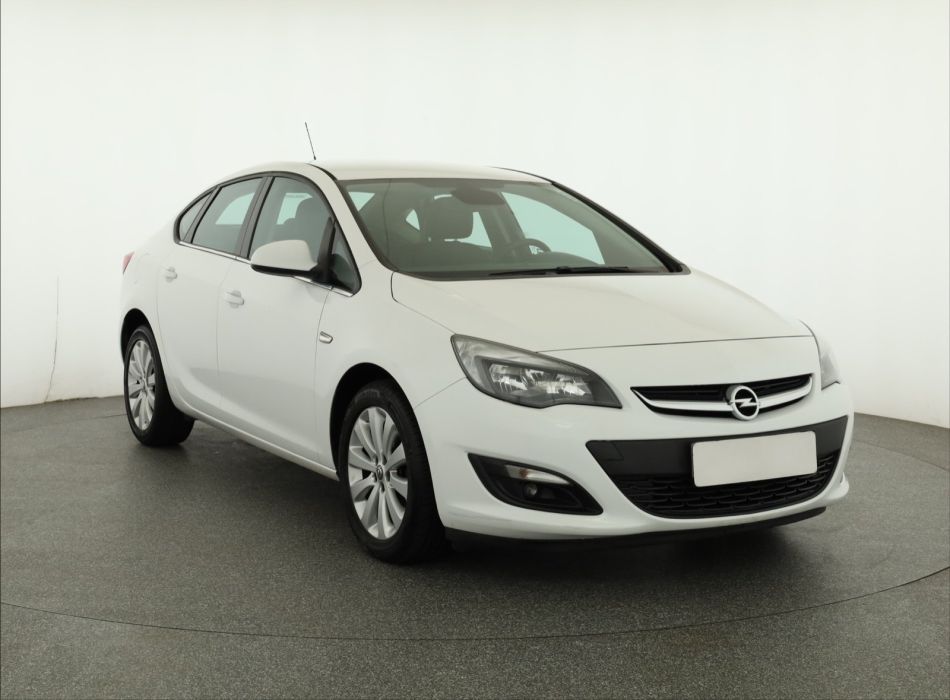 Opel Astra - 2014