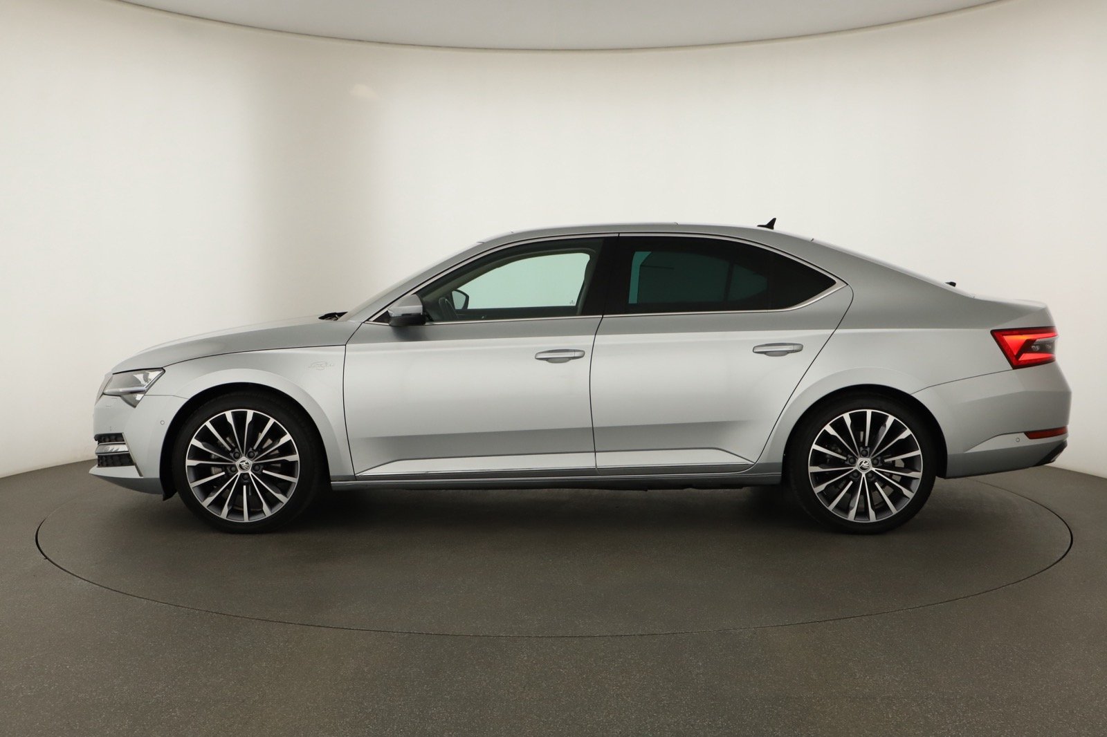 Škoda Superb - 2022