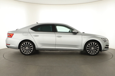 Škoda Superb - 2022