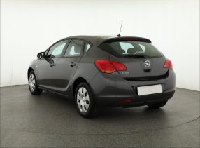 Opel Astra - 2010
