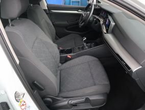 Volkswagen Golf - 2021