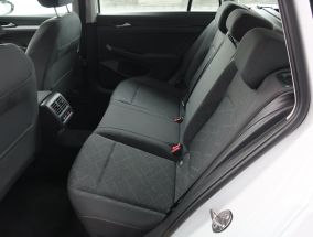 Volkswagen Golf - 2021