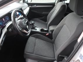Volkswagen Golf - 2021