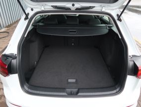 Volkswagen Golf - 2021