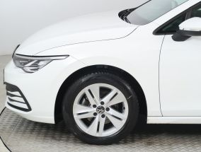 Volkswagen Golf - 2021