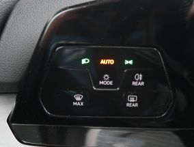 Volkswagen Golf - 2021
