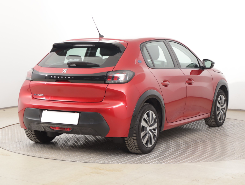Peugeot e-208