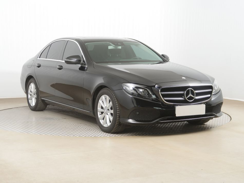 Mercedes-Benz E - 2016