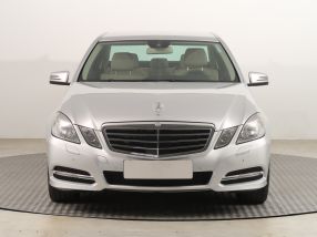 Mercedes-Benz E - 2010