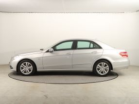 Mercedes-Benz E - 2010