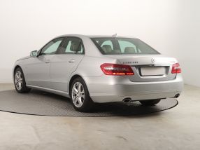 Mercedes-Benz E - 2010