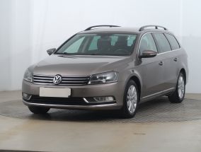 Volkswagen Passat - 2011