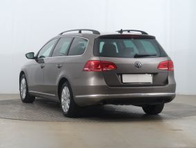Volkswagen Passat - 2011