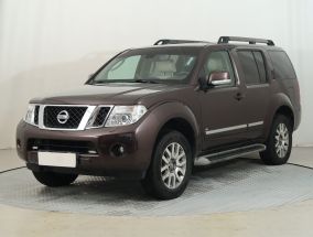 Nissan Pathfinder - 2011