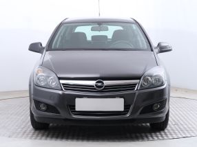 Opel Astra - 2012
