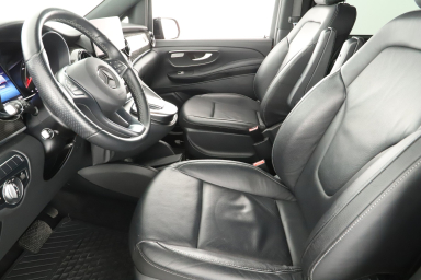 Mercedes-Benz V - 2023