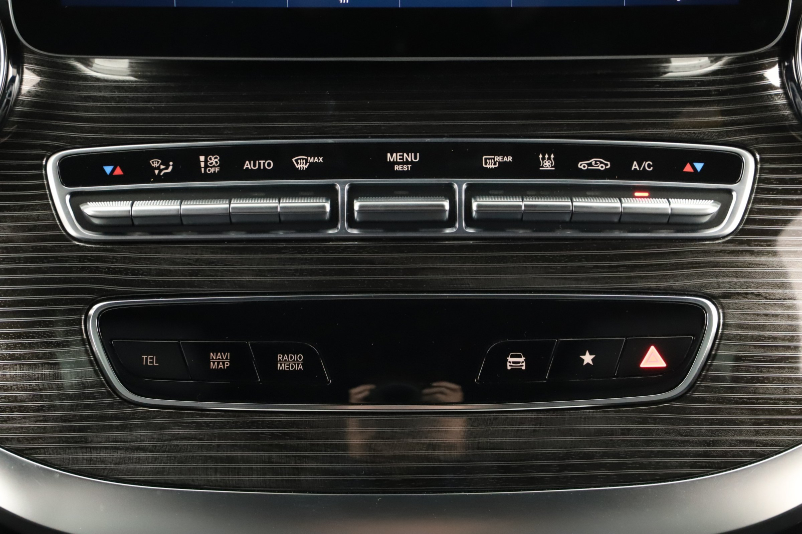 Mercedes-Benz V - 2023