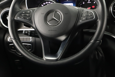 Mercedes-Benz V - 2023