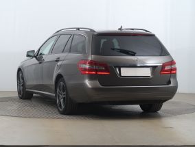 Mercedes-Benz E - 2011