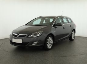 Opel Astra - 2011