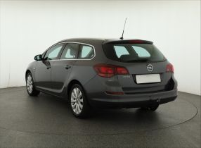 Opel Astra - 2011