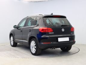 Volkswagen Tiguan - 2012