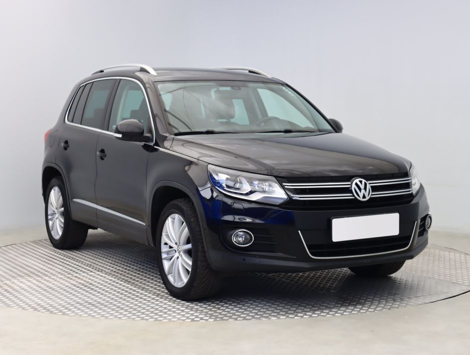 Volkswagen Tiguan - 2012